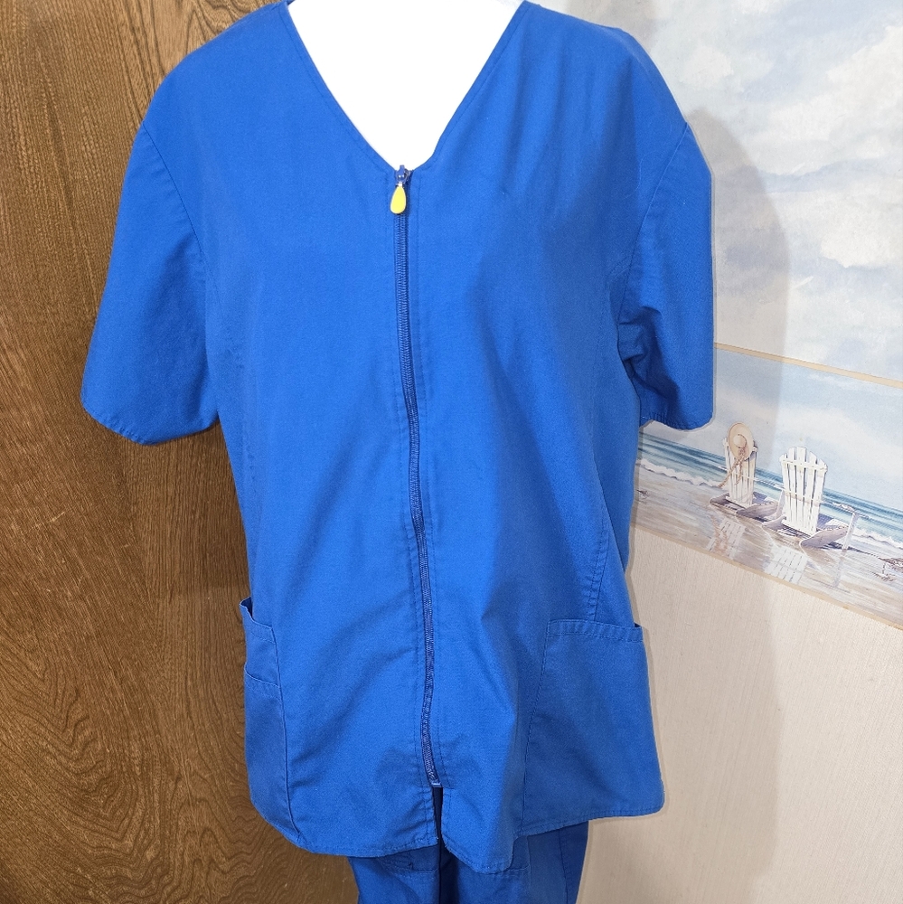 Vibrant Blue WonderWink Scrub Set